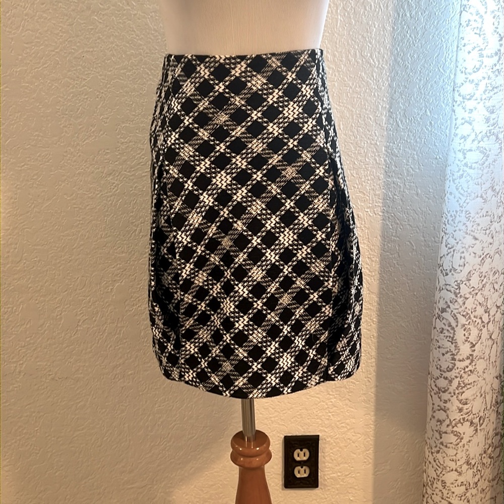 NWoT tweed structured skirt